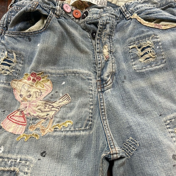 Magnolia Pearl Distressed Blue Jeans with Patchwork - Picture 3 of 6